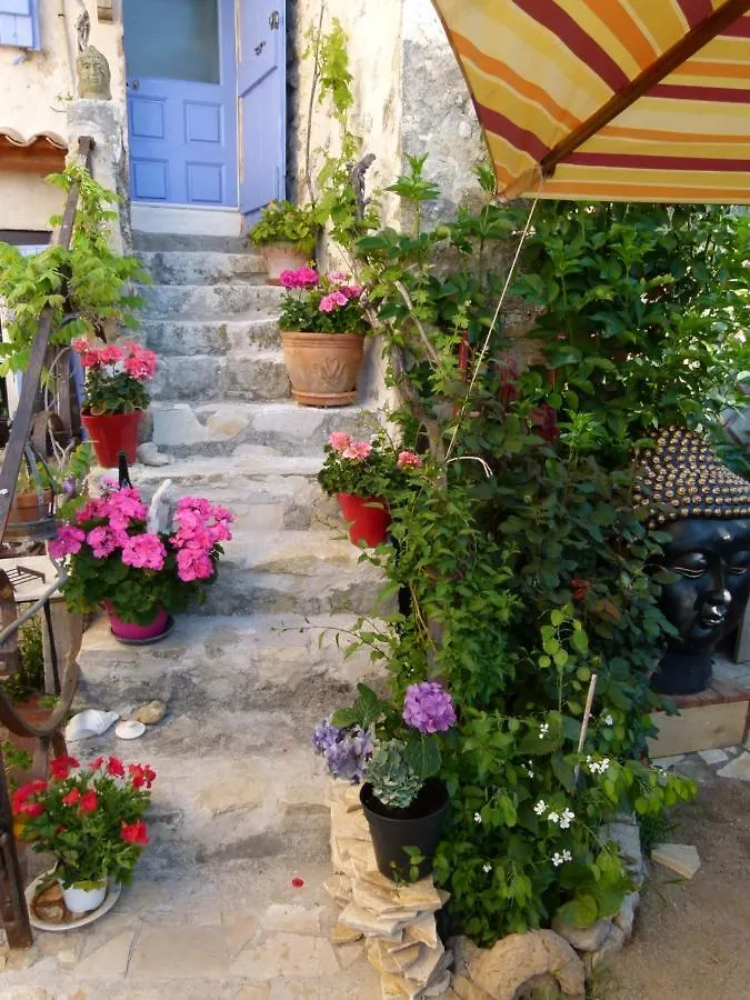 Chambre Campagnarde Bargeme Bed & Breakfast